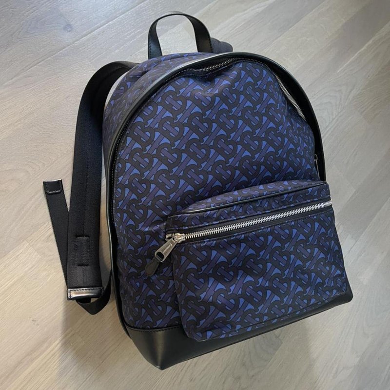 💎Han's house精品服飾💎 BURBERRY 格紋 後背包-3