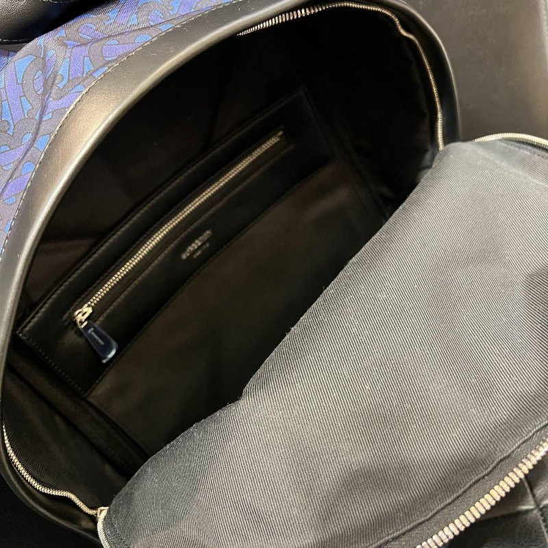 💎Han's house精品服飾💎 BURBERRY 格紋 後背包-4