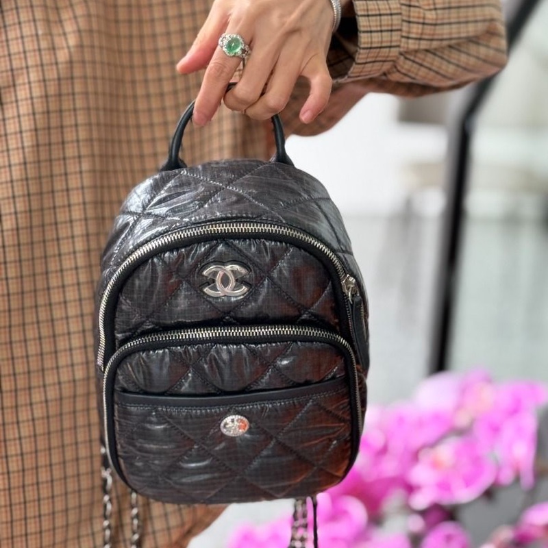 ✨CHANEL 23N 滑雪系列輕便可愛小書包 全新 閒置配件塵袋-1