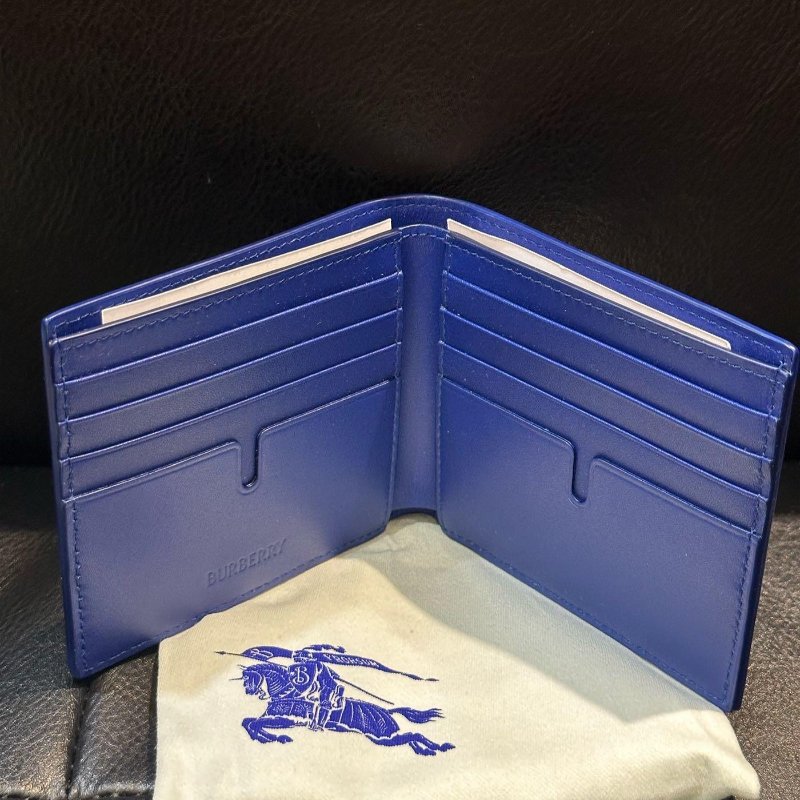 💎Han's house精品服飾💎BURBERRY 戰馬 小牛皮 短夾 原價16800-5