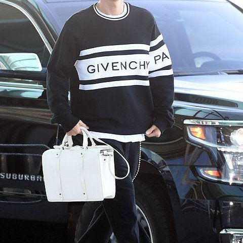 💎Han's house精品服飾💎GIVENCHY 紀梵希 立體刺繡 衛衣 大學T-6