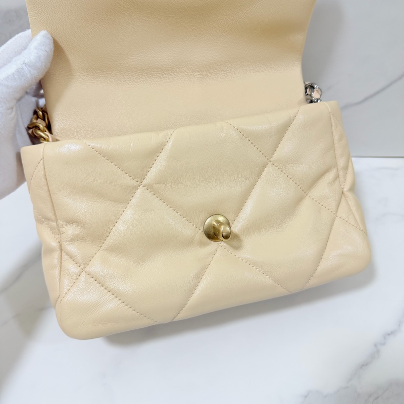 閑置品 就賣108888 CHANEL 19bag 小號 奶茶金釦-22