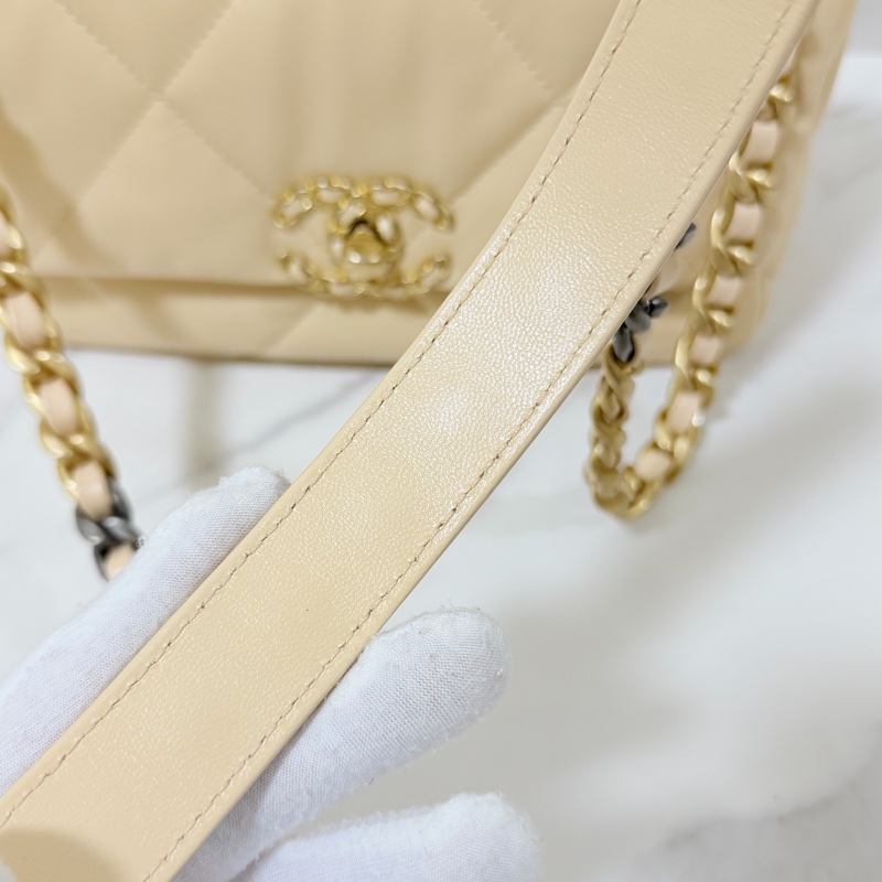 閑置品 就賣108888 CHANEL 19bag 小號 奶茶金釦-33