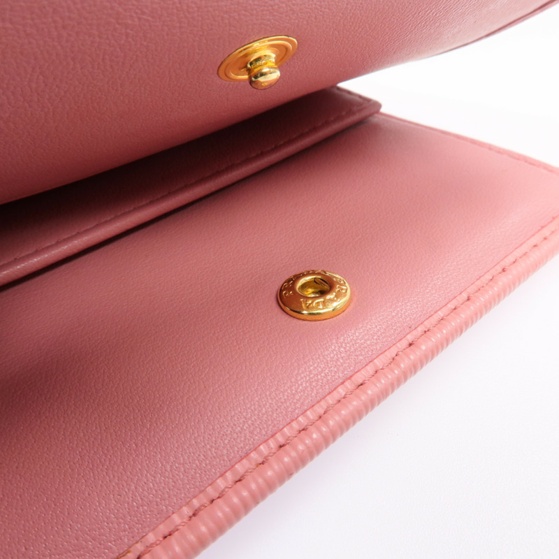 PRADA 牛皮皮革Wallet金扣錢包-13