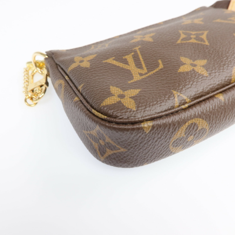 LOUIS VUITTON Monogram Mini Pochette Accessoires金扣手挽袋-6