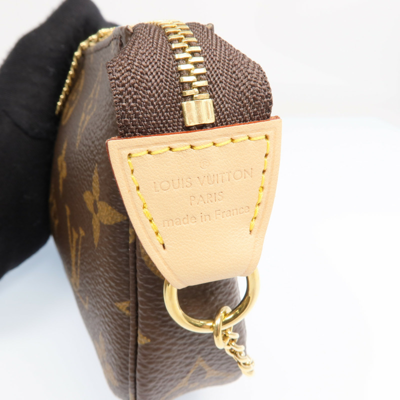 LOUIS VUITTON Monogram Mini Pochette Accessoires金扣手挽袋-9