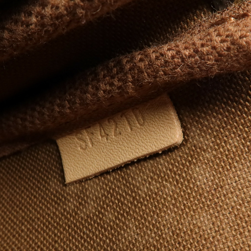 LOUIS VUITTON Monogram Mini Pochette Accessoires金扣手挽袋-11