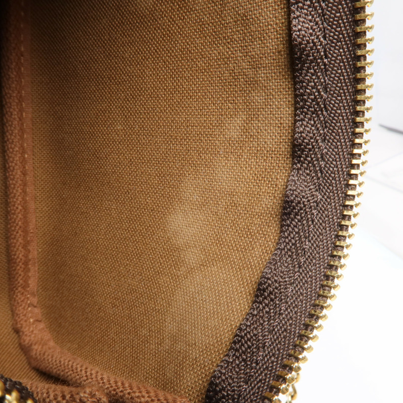 LOUIS VUITTON Monogram Mini Pochette Accessoires金扣手挽袋-13