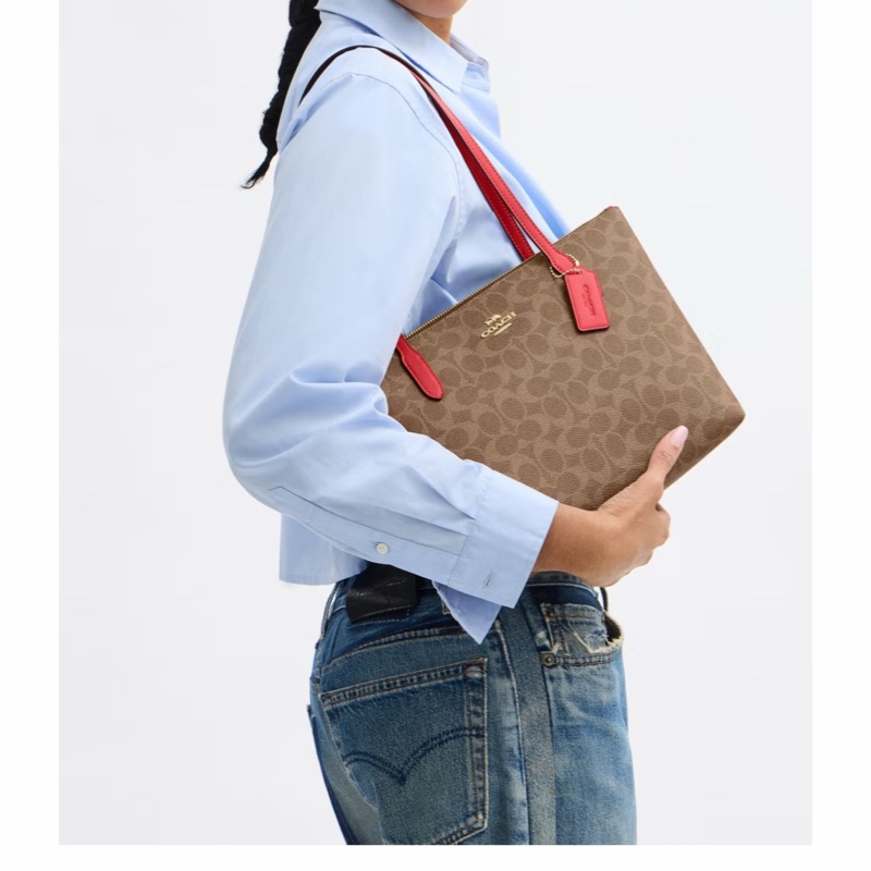 Coach 女士 FIONA 經典SIGNATURE 拉鍊托特包均碼 通用碼24cm*10cm*21cm-4