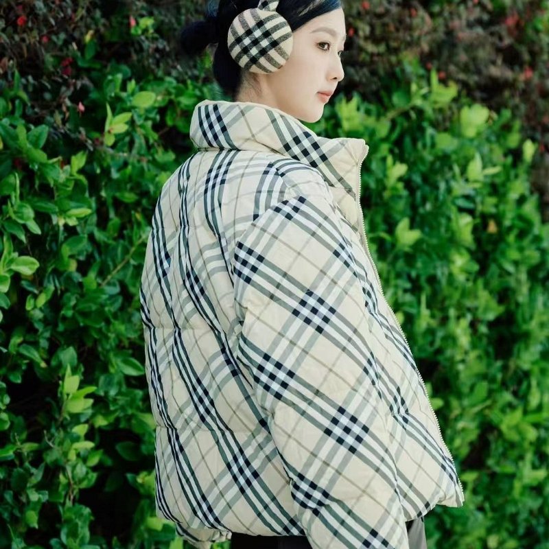 💎Han's house精品服飾💎Burberry 刺繡 戰馬 防水 羽絨 外套 雙面穿 原價69000-5