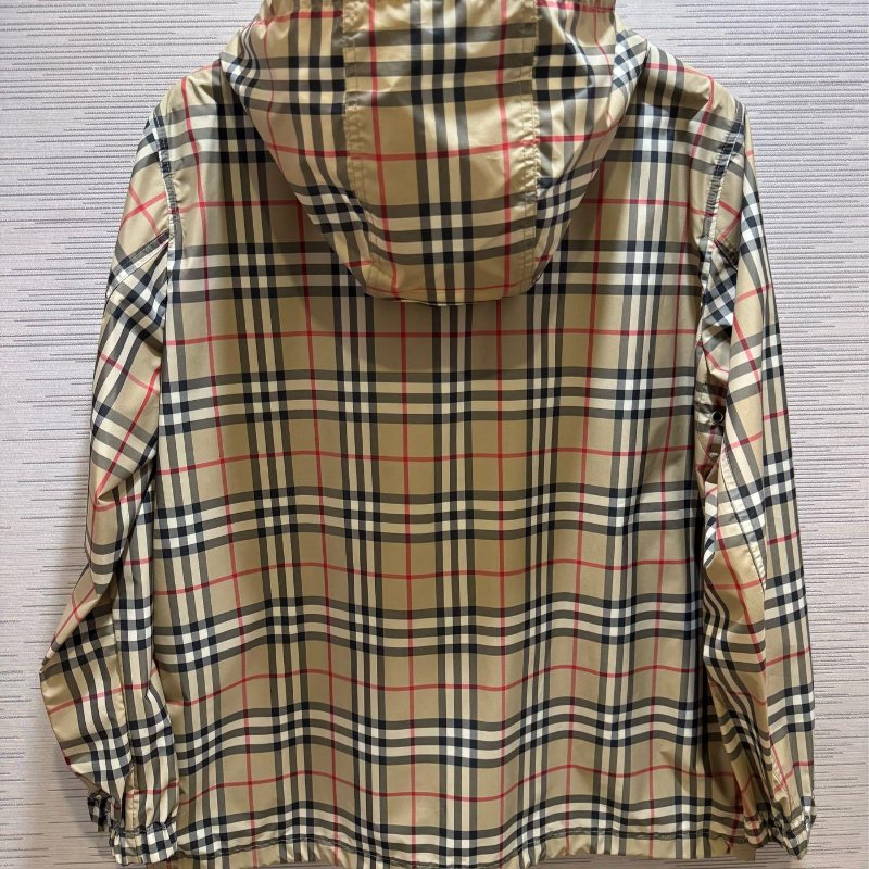 💎Han's house精品服飾💎Burberry 格紋 風衣 連帽 外套 原價49100-6