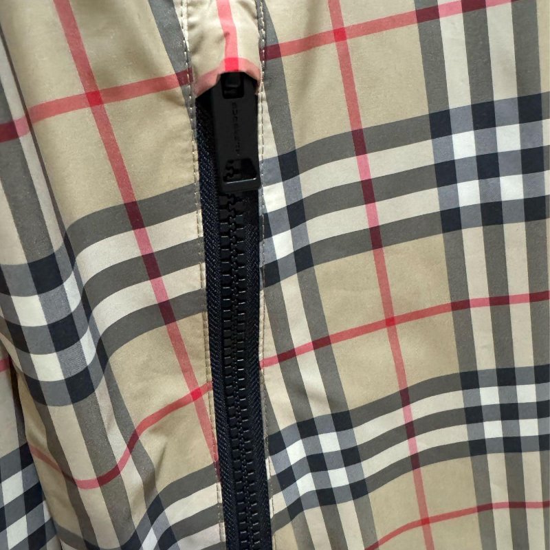 💎Han's house精品服飾💎Burberry 格紋 風衣 連帽 外套 原價49100-7