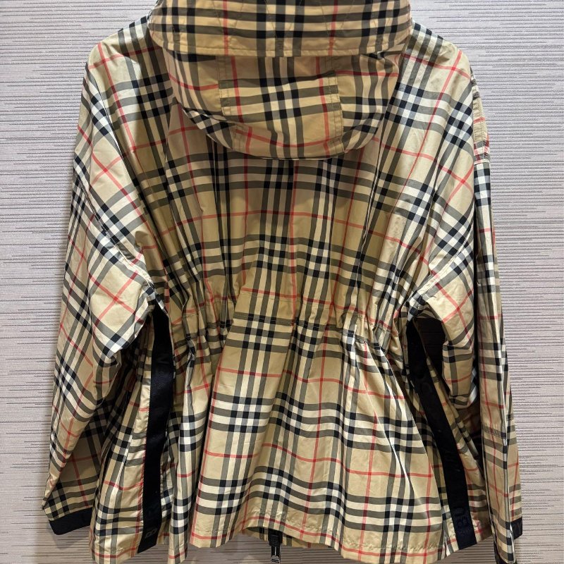 💎Han's house精品服飾💎Burberry 格紋 防水 尼龍 風衣 連帽 外套 原價40200-5