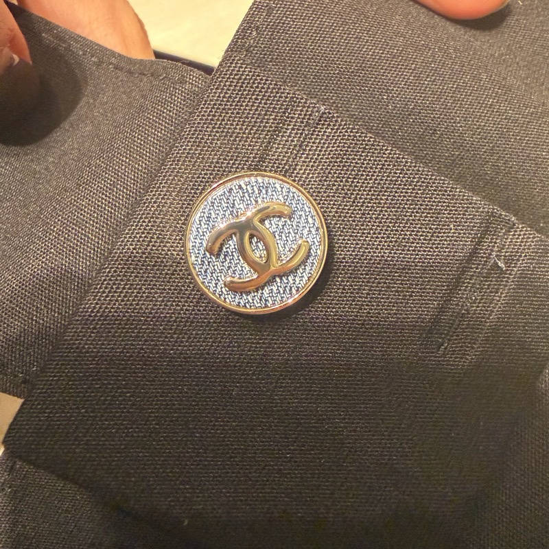 Chanel 全新牛仔色LOGO耳釘 （單隻）-6