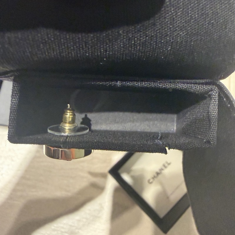 Chanel 全新牛仔色LOGO耳釘 （單隻）-9