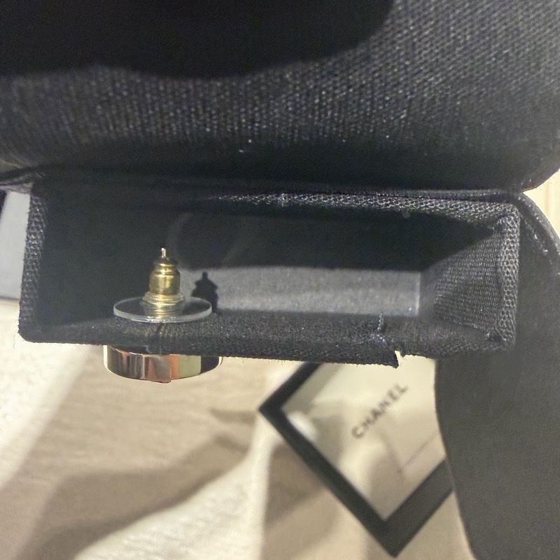 Chanel 全新牛仔色LOGO耳釘 （單隻）-10