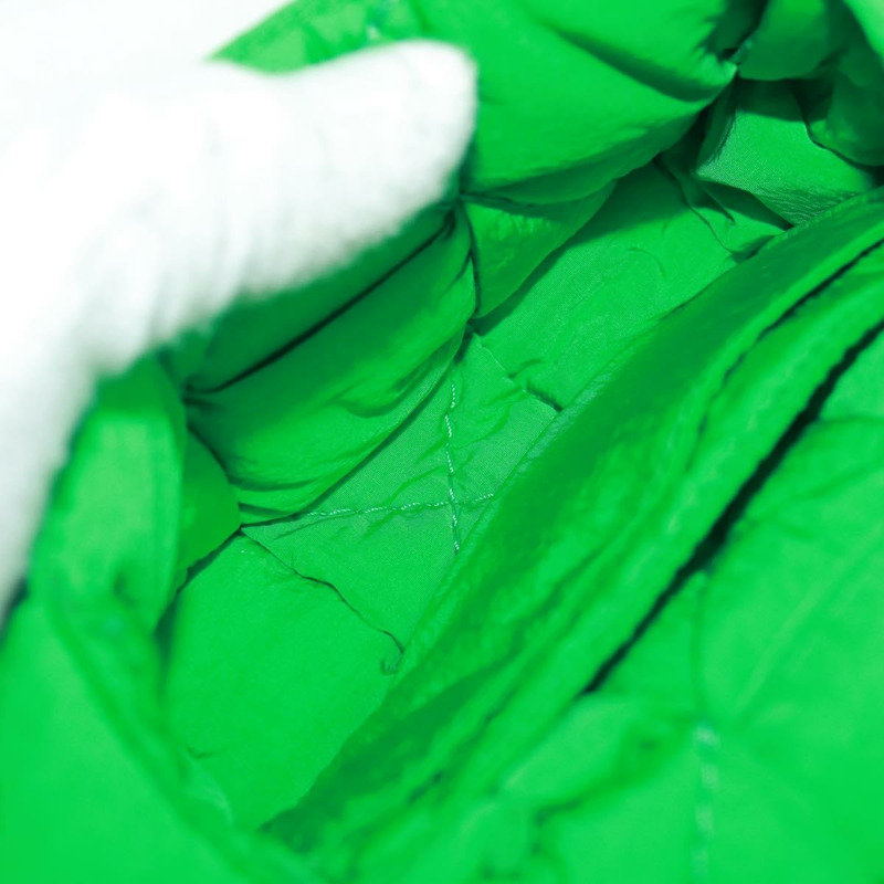 【日本直送】BOTTEGA VENETA MAXI INTRECCIATO 帶襯墊高科技卡式包尼龍正品 bs32291V-9