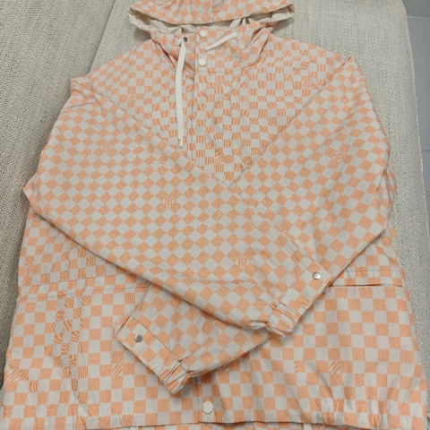 Louis Vuitton LV棋盘格连帽外套 48码 全新未穿
