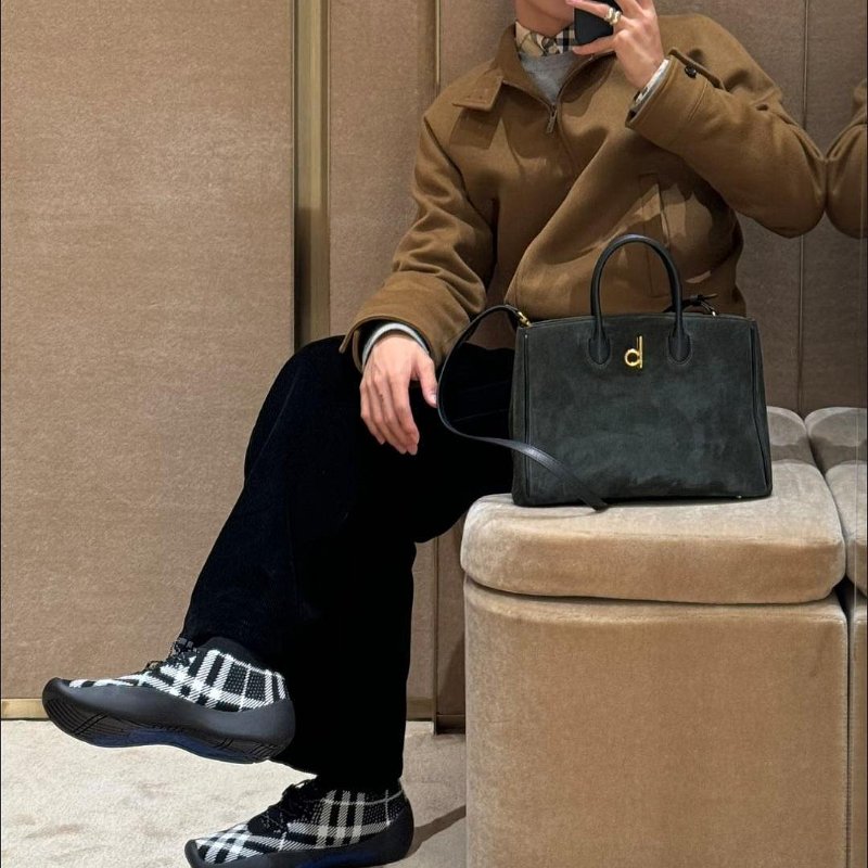 💎Han's house精品服飾💎BURBERRY 格紋 套襪 鞋 原價27500-5