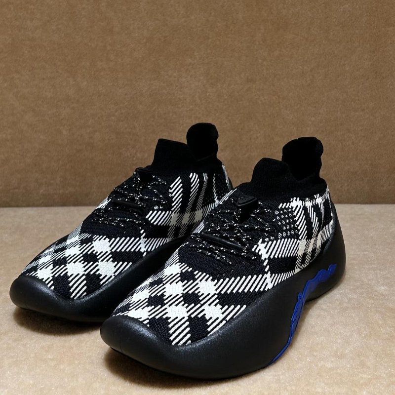 💎Han's house精品服飾💎BURBERRY 格紋 套襪 鞋 原價27500-7