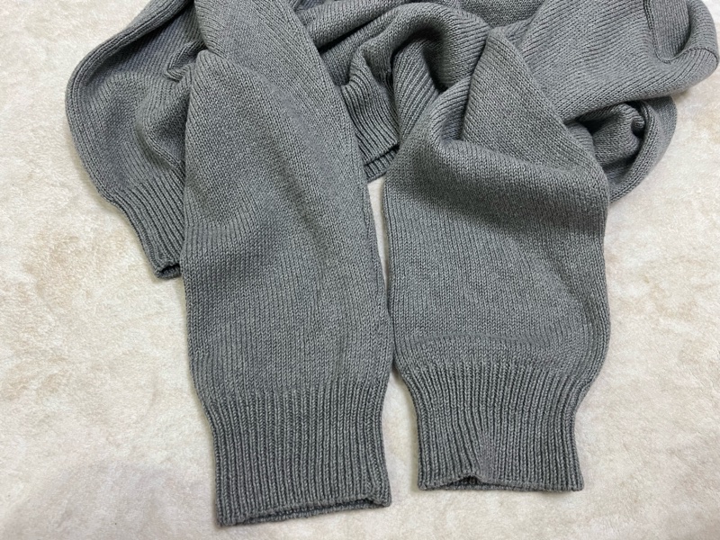 Loewe 立體字母logo灰色針織上衣-6