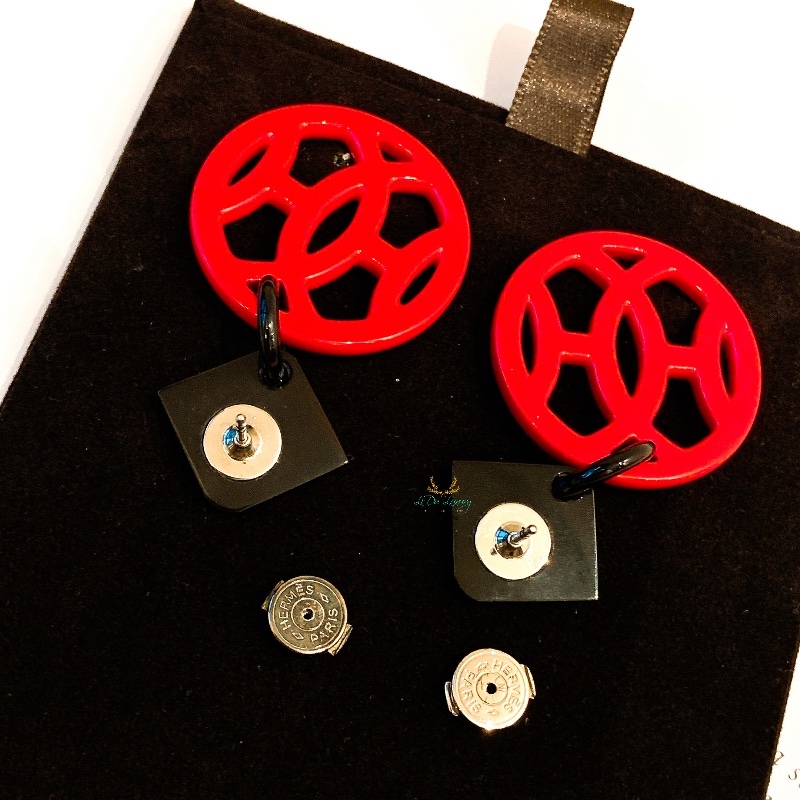 Hermes 愛馬仕 黑 x 紅 H Logo 圓形 牛角 針式耳環 精品耳環-3