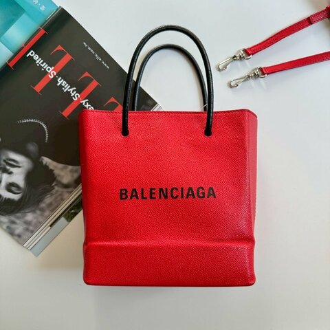 ✨短暫出門無腦帶 BALENCIAGA 紅色牛皮紙袋手提斜背包