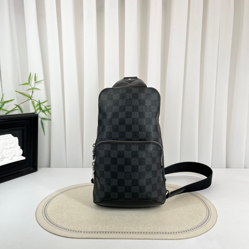 LV路易威登 黑灰棋盤格胸包 智能肩帶設計 可左替右換 包型硬挺 可單肩可斜挎-5