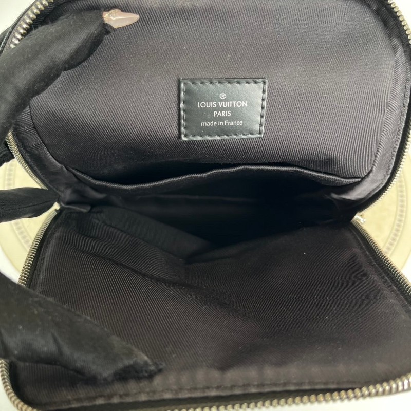 LV路易威登 黑灰棋盤格胸包 智能肩帶設計 可左替右換 包型硬挺 可單肩可斜挎-21