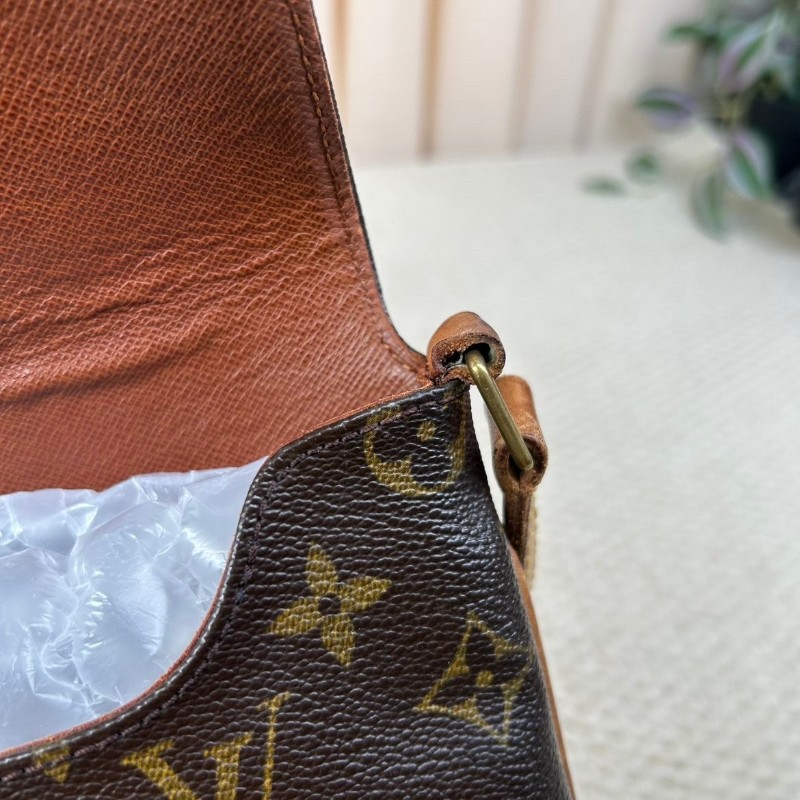 LV路易威登 老花橫版王菲包 經典款 容量適中 日常通勤、休閒百搭 老花手提單肩包-26