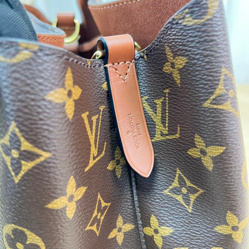 sh zym LV路易威登 芯片款 Neoneo 老花棕色水桶包 自重輕容量大 肩帶可調節 上身超好看-24