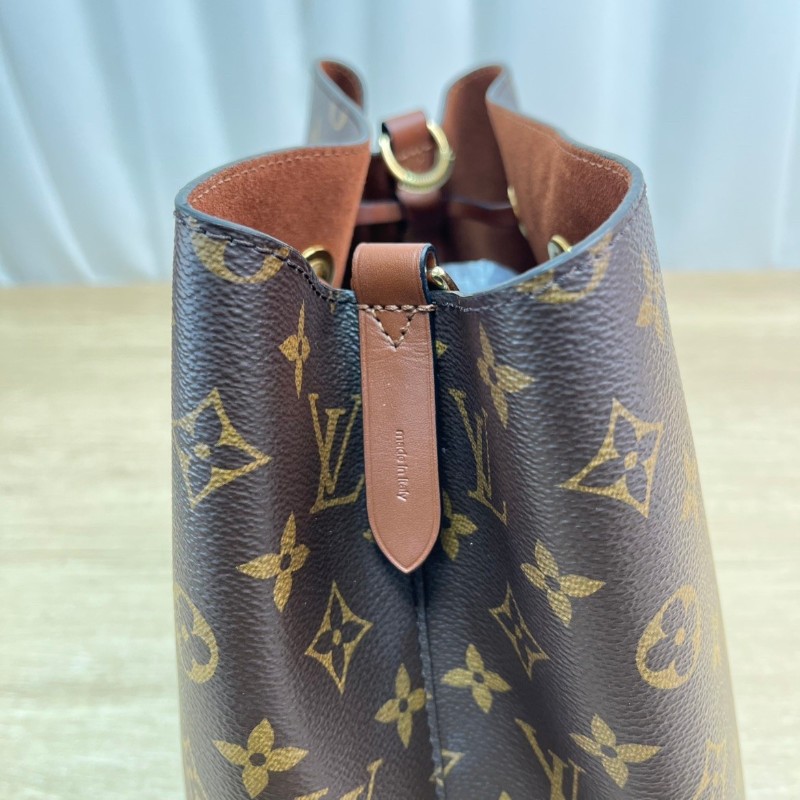 sh zym LV路易威登 芯片款 Neoneo 老花棕色水桶包 自重輕容量大 肩帶可調節 上身超好看-25