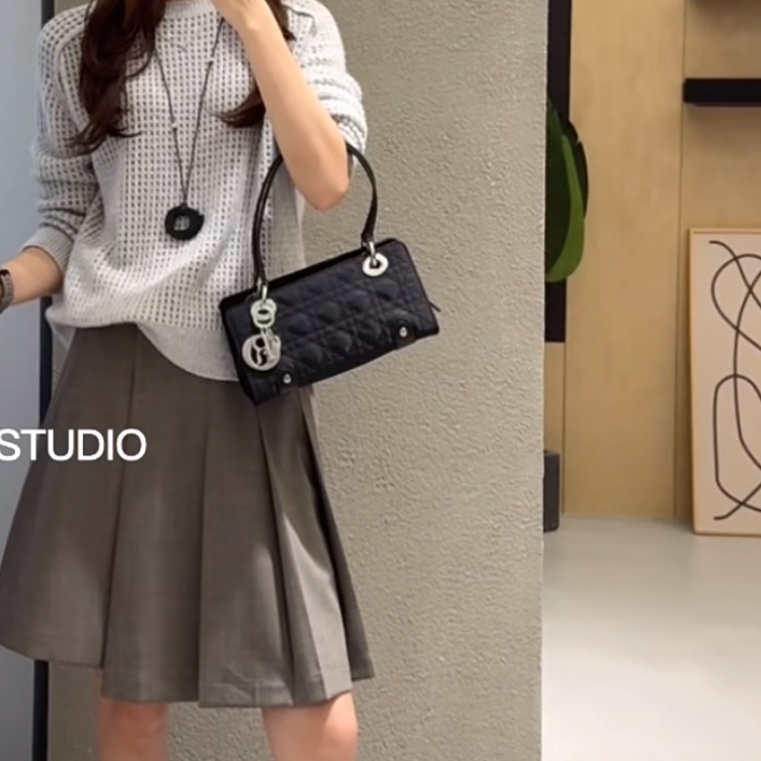 【90%新 海盜爺時期力作 Dior橫版戴妃鎖頭包✨ 全網最低價!】-5