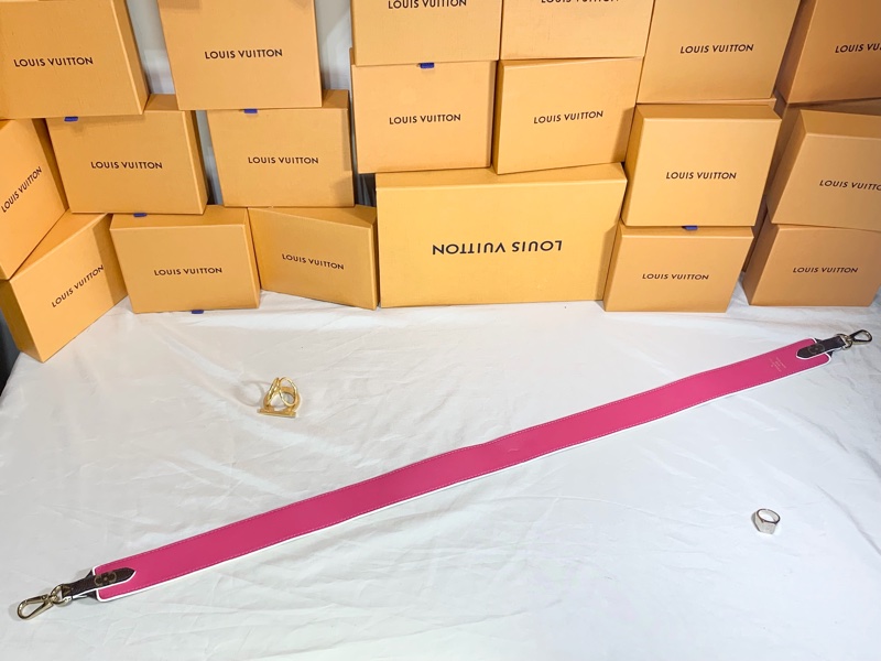 ‼️全台最甜 近新閒置LV 路易威登 Louis Vuitton 老花桃紅雙面用寬背帶/肩帶-5