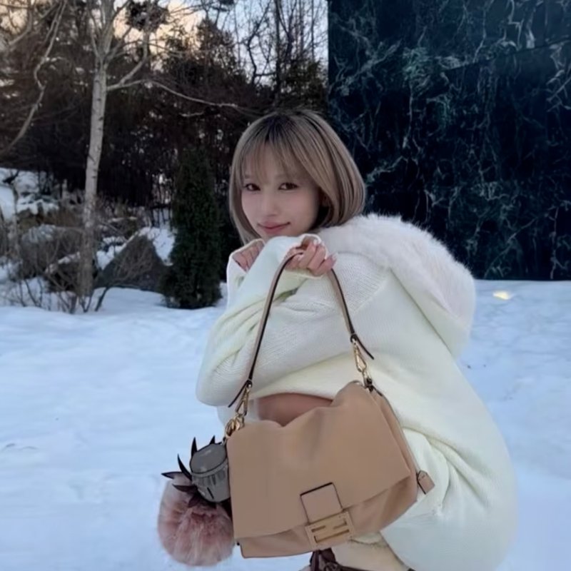 🎊新年特賣🧧Fendi 8BR834 大款納帕軟皮 Mamma Baguette 貝貴包 奶茶色-1