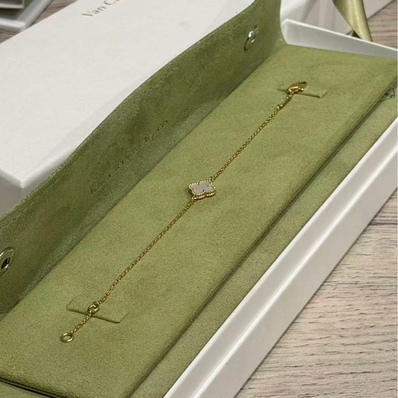 VCA白貝母小花手鏈-5