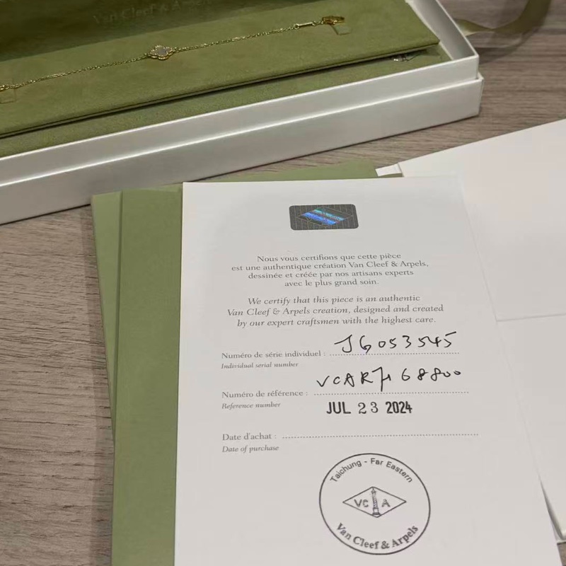 VCA白貝母小花手鏈-8