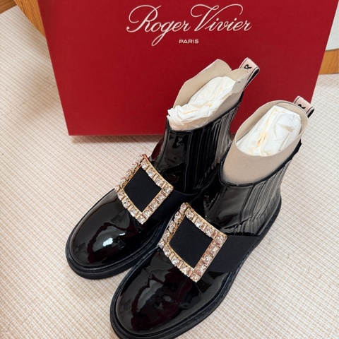 Roger Viver 鑽扣漆皮短靴 EU38