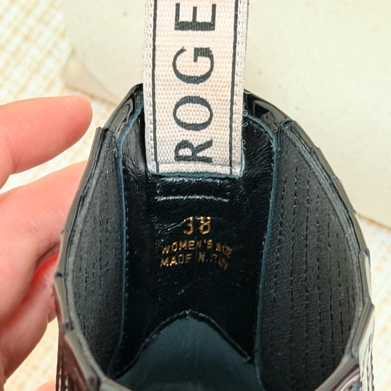 Roger Viver 鑽扣漆皮短靴 EU38-9