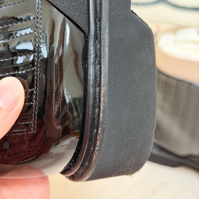 Roger Viver 鑽扣漆皮短靴 EU38-17