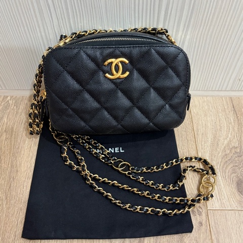 Chanel 黑荔枝牛皮金釦雙鍊相機包