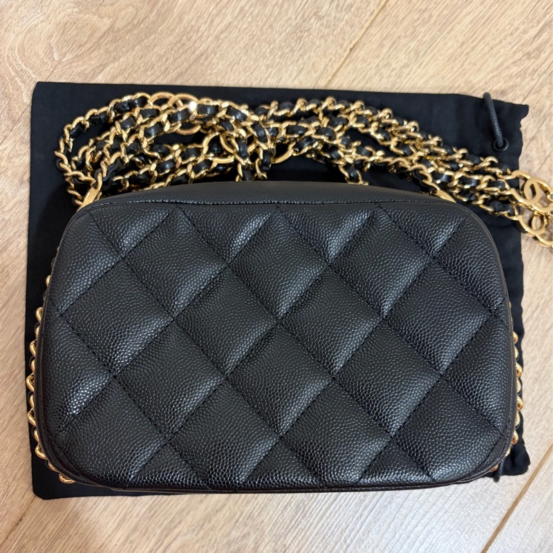 Chanel 黑荔枝牛皮金釦雙鍊相機包-1