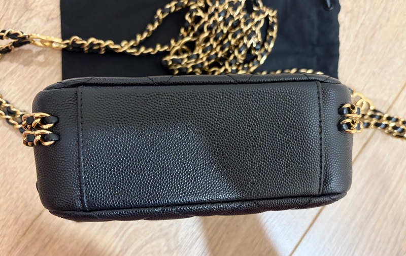 Chanel 黑荔枝牛皮金釦雙鍊相機包-3