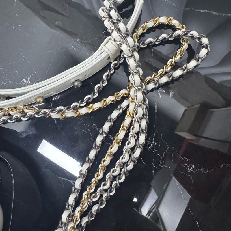 Chanel 香奈兒 白色 油蠟皮小號流浪單肩包-6