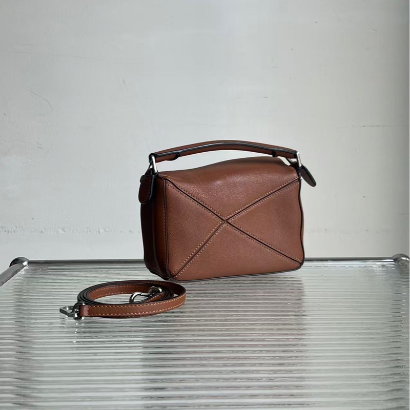 🔥新到： 98🆕 LOEWE/羅意威 Puzzle mini焦糖色迷你幾何包手提單肩斜挎包，秋冬穿搭必備 尺寸18*11*7cm-1