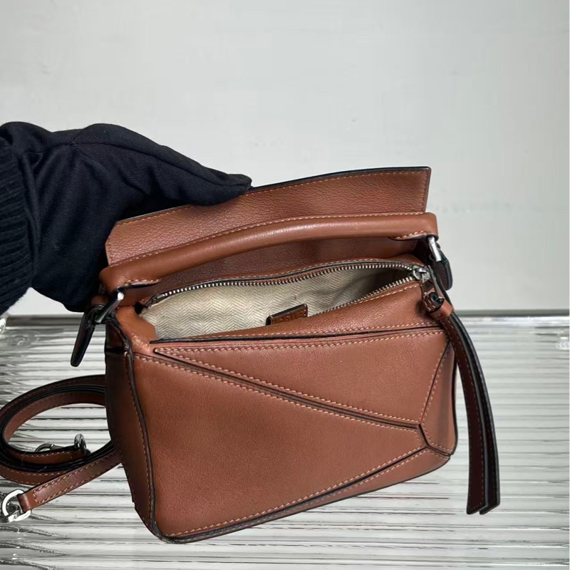 🔥新到： 98🆕 LOEWE/羅意威 Puzzle mini焦糖色迷你幾何包手提單肩斜挎包，秋冬穿搭必備 尺寸18*11*7cm-5