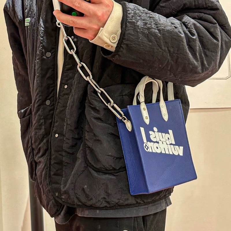 LV秀款Sac Plat XS琴譜包 藍白配色芯片款16*19*6 98新盒子塵袋-0