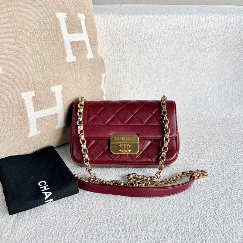Chanel CF雕花鏈條包酒紅色 金扣 牛皮19*13*5 98新配件塵袋-1