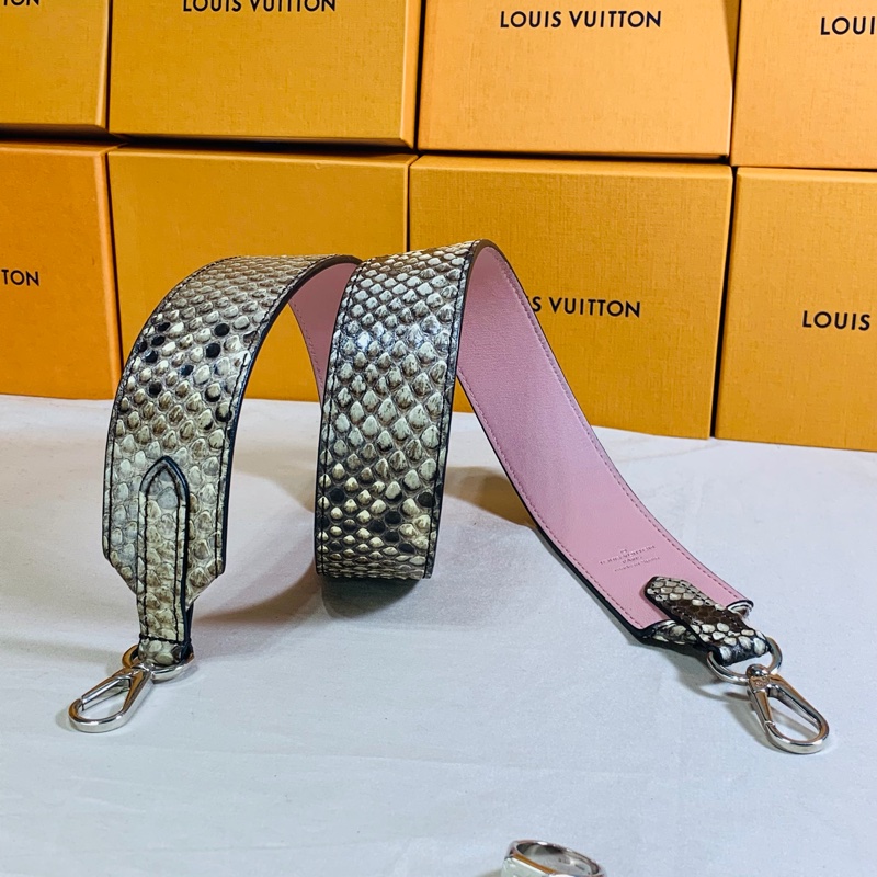 ‼️全台最甜 ✨近新閒置 LV 路易威登 Louis Vuitton 喜馬拉雅蛇皮 粉色雙面用寬背帶/肩帶-1