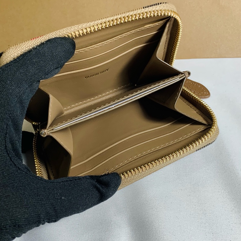 🎁全新盒裝 Burberry 巴寶莉 2025 經典格紋7卡拉鏈卡夾/零錢包-2